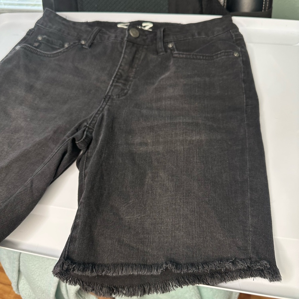 Seven7 womens size 4 “relaxed bermuda” shorts distressed black spring vacation